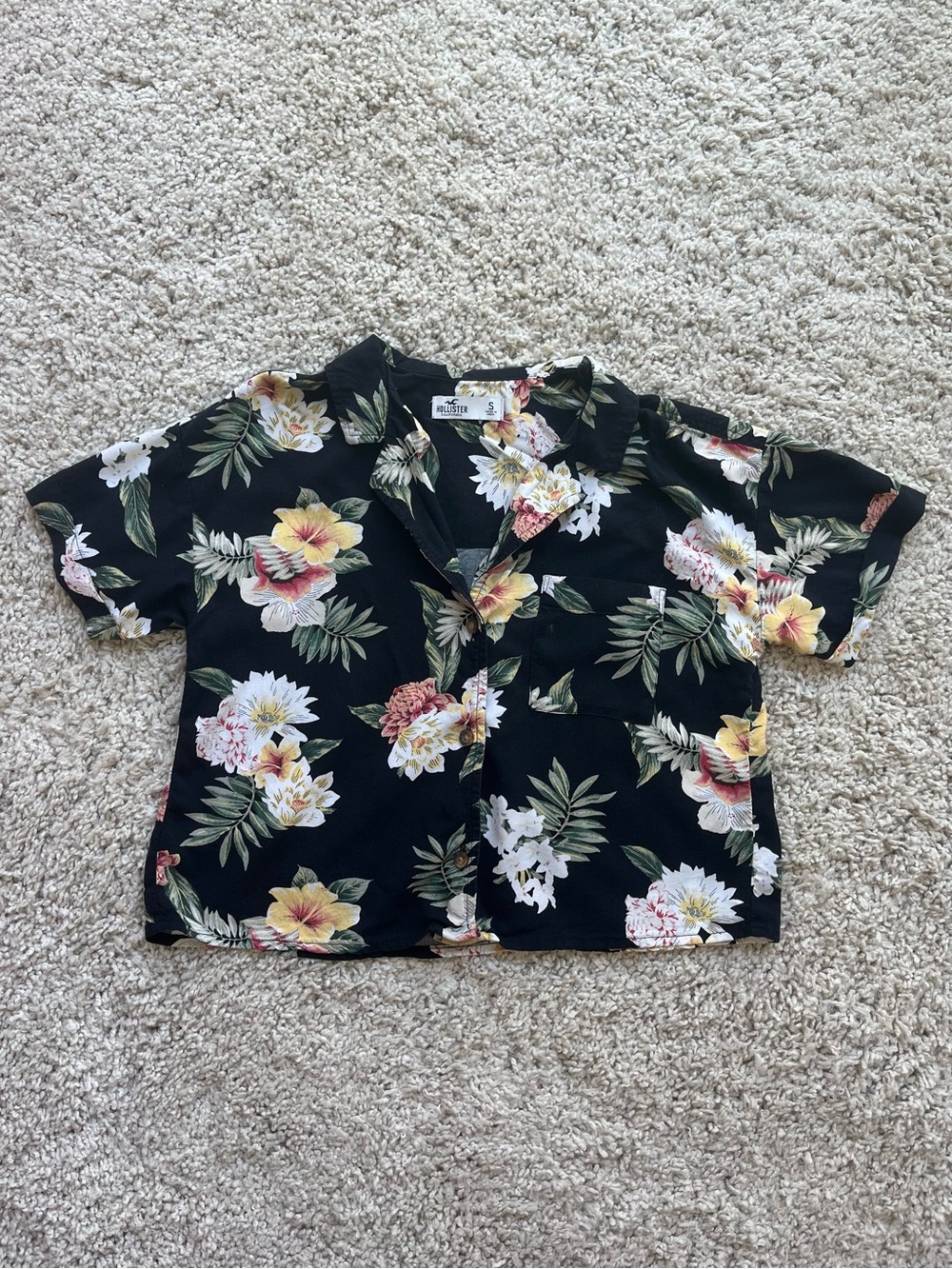 Hollister Black Tropical Floral Cropped Button-Down Shirt